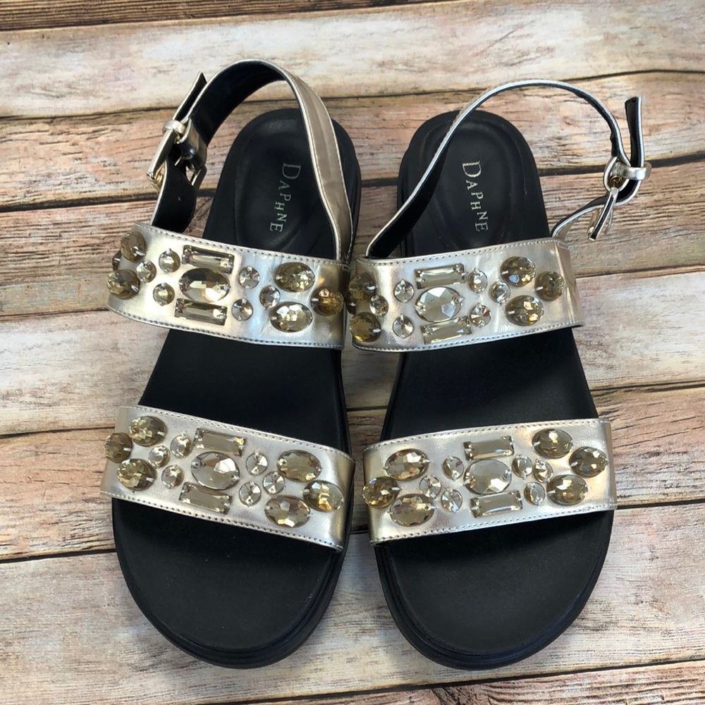 Daphne sandals